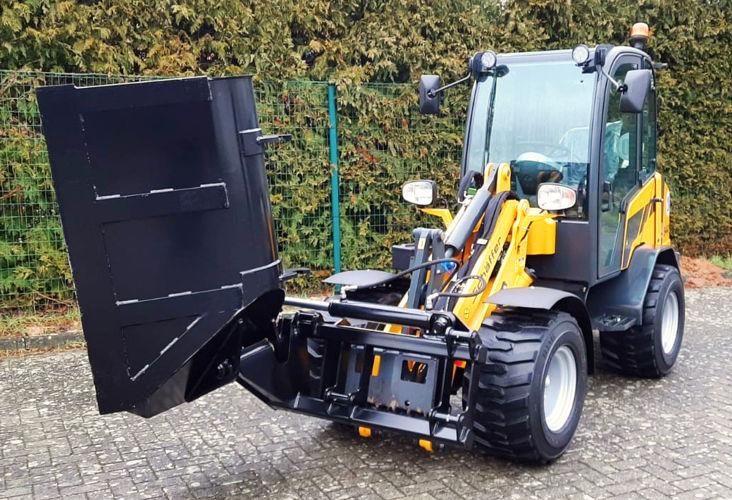 Side Tip Bucket M